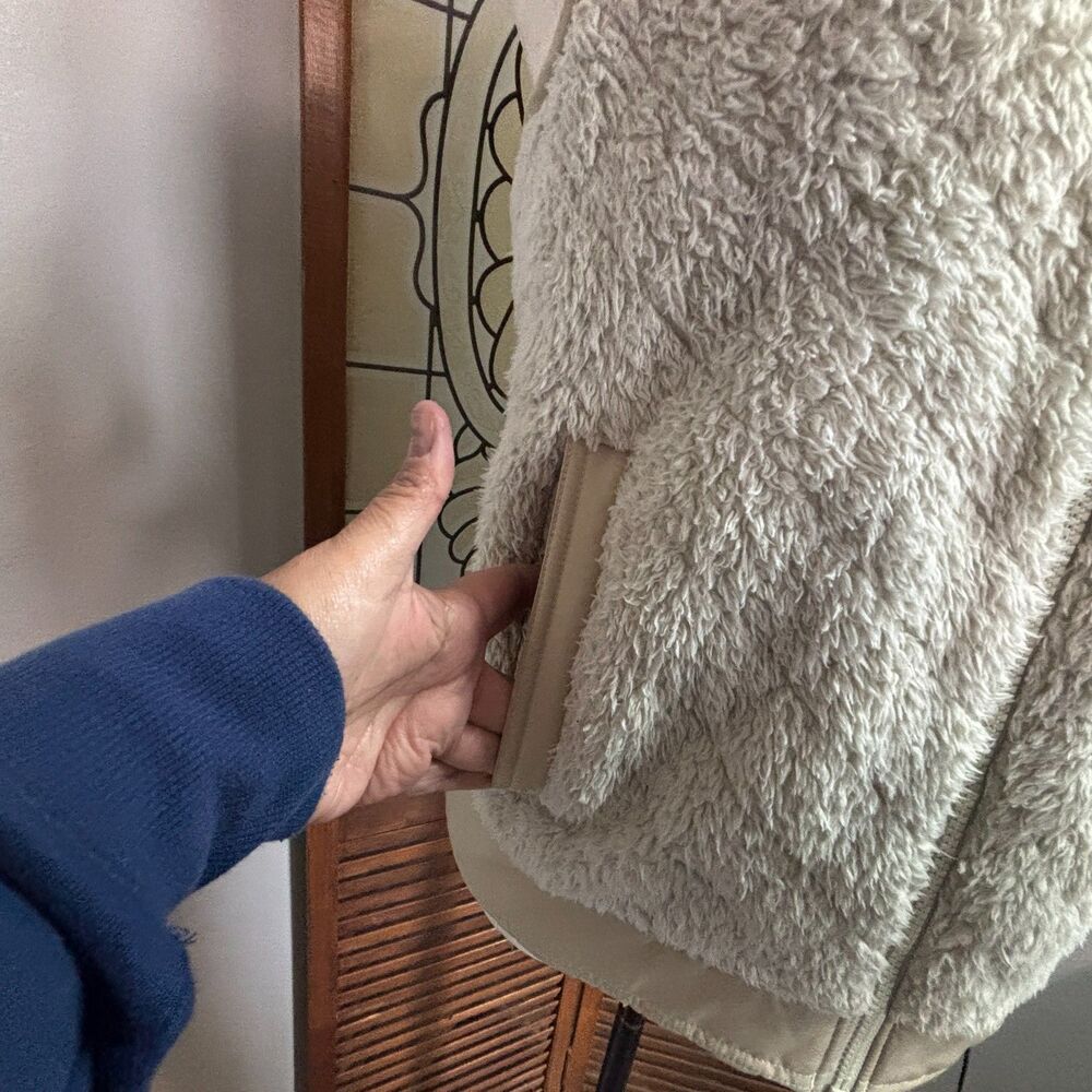 Patagonia Women's Vest Los Gatos Ivory Beige Tan Reversible Hooded Sherpa Size S - Picture 9 of 14